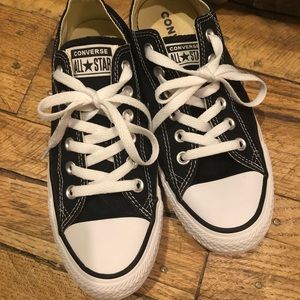 Women’s Black converse